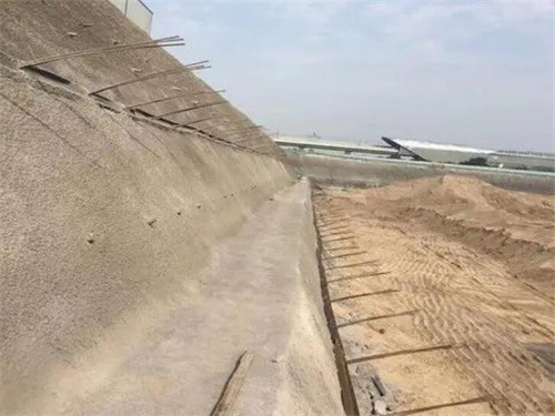 凤城河道边坡加固